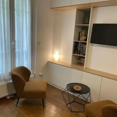 Tour Eiffel Bed & Breakfast Paris